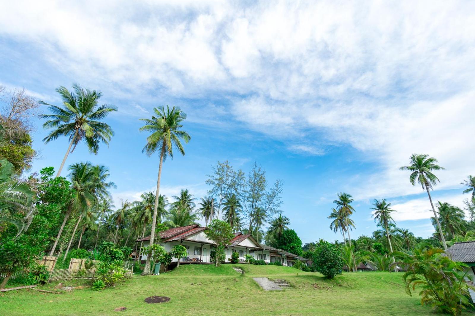 S Beach Resort Ko Kut Exterior photo