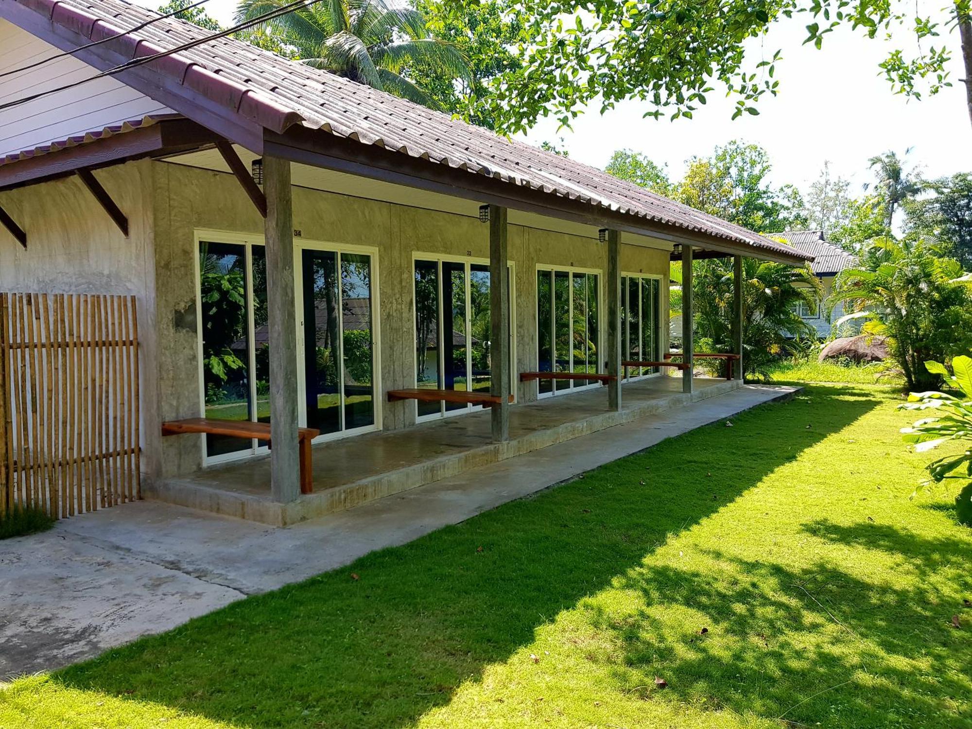 S Beach Resort Ko Kut Exterior photo